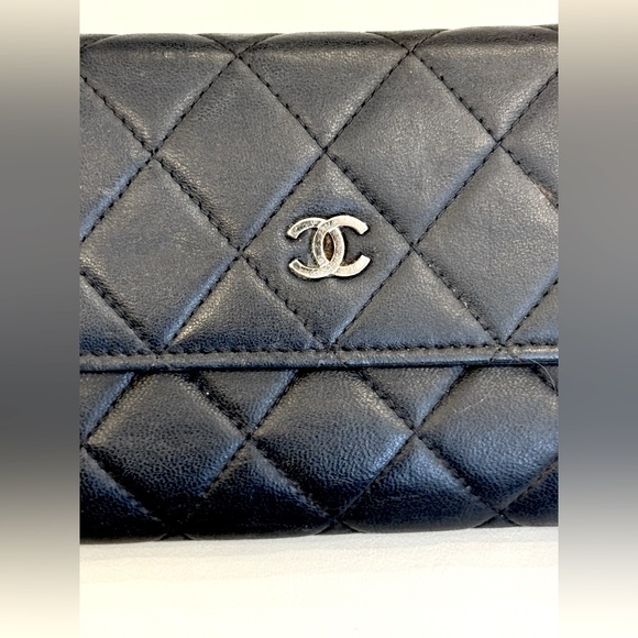 CHANEL Lambskin Quilted Gusset Flap Wallet - Picture 5 of 8